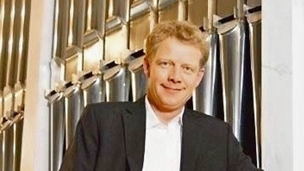 Chorleiter Paul Theis